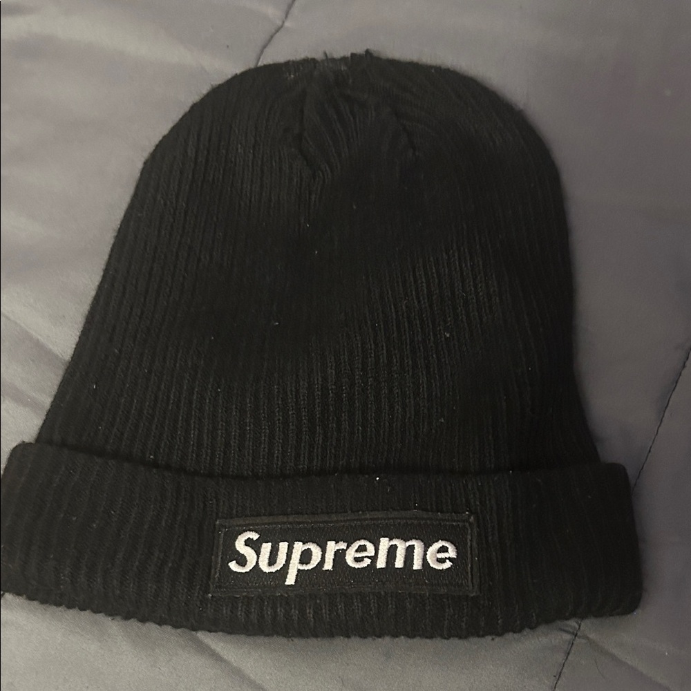 Supreme Classic Black Knit Beanie
